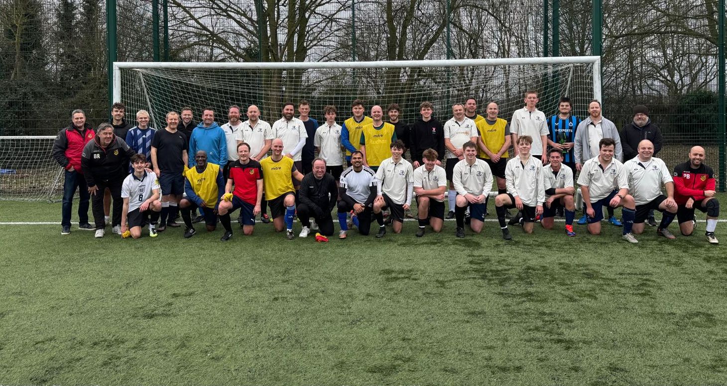 Twyford Comets Win Back Trophy